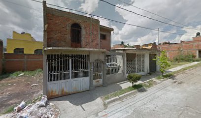 Taller Mecánico El Capuchón y El Huesofoto 