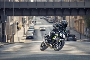 ¿Cuál es la velocidad máxima de una moto 125 cc?